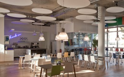 Cafeteria und Videokonferenzraum